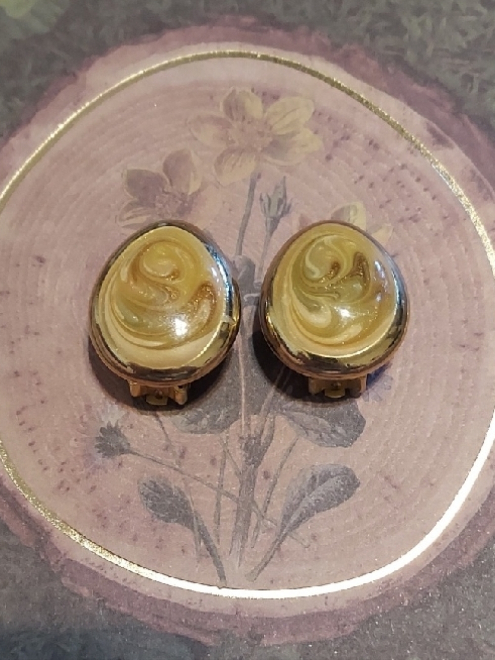 Gold-Tone Swirl Clip-On Earrings in Cream and Gold